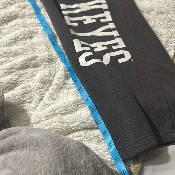 Iowa Hawkeyes size medium women’s stadium athletics joggers - Picture 9 of 9